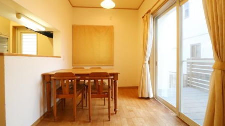 ���r���O -