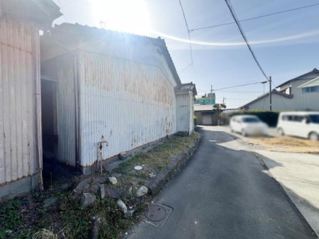 �O�ʓ��H�܂ތ��n�ʐ^ �O�ʓ��H�̗l�q�ł��I�Z��ʘH�Ƃ��Č�ʗʂ͏��Ȃ��ł�