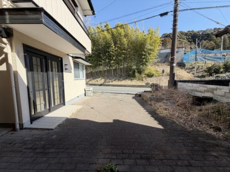 ���ԏ� ���ԃX�y�[�X�͏c��2��ł��B