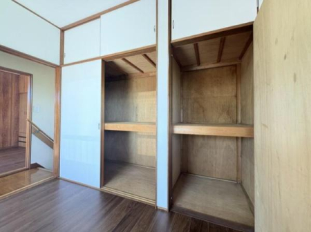 ���[ �e�����Ɏ��[�X�y�[�X��݂��Ă��܂��B��炵�ƂƂ��ɑ����Ă����ו������S�̎��[�́I