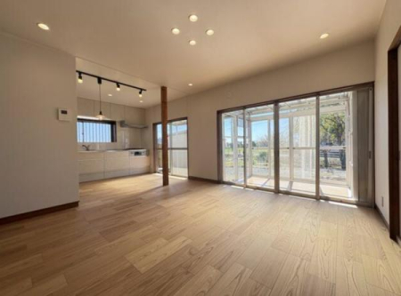 ���r���O ���r���O