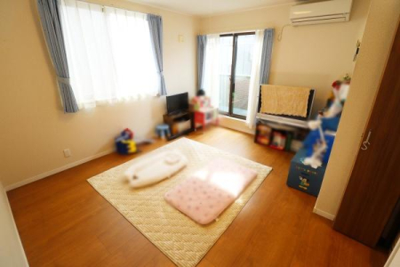 ���r���O -