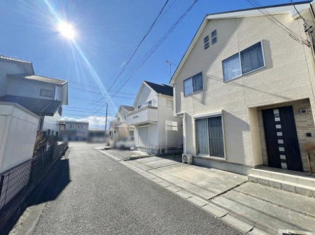 �O�ʓ��H�܂ތ��n�ʐ^ �O�ʓ��H�͎����ł����A����������ň��S�ł��B