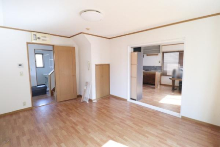 ���r���O -