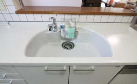 �L�b�`�� �L�X�Ƃ����V�X�e���L�b�`���ŁA���������͂��ǂ���K�ȋ�Ԃł��B���r���O�����n����Ԏ�Ȃ̂ŁA���q�l�������Ȃ���Ǝ���i�߂邱�Ƃ��o���܂��ˁ�
