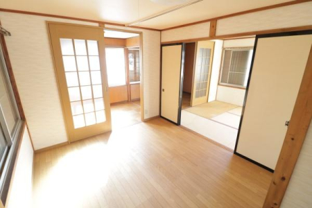 ���r���O -