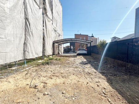 ���ԏ� �r���g�C����1�䒓�ԉ\�I�J�̓����֗��I�J�[�|�[�g�ɂ͕���2�䒓�Ԃł��܂��I