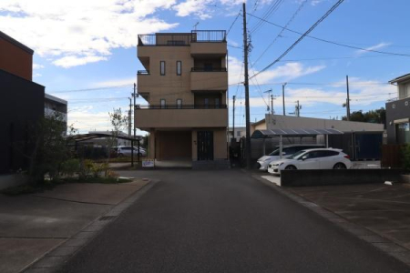 �O�ʓ��H�܂ތ��n�ʐ^ �O�ʓ��H�͕�����6���I