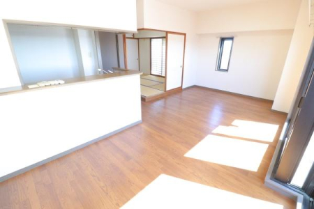 ���r���O -