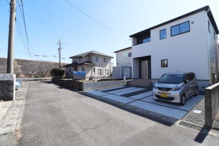 �O�ʓ��H�܂ތ��n�ʐ^ -