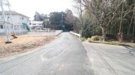 �O�ʓ��H�܂ތ��n�ʐ^ -