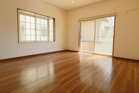 ���r���O -