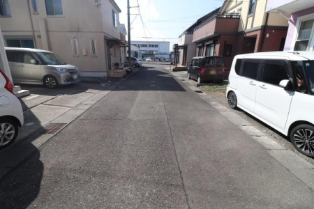 �O�ʓ��H�܂ތ��n�ʐ^ -