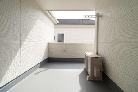 �o���R�j�[ -