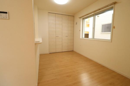 ���r���O -