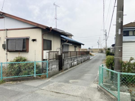 �O�ʓ��H�܂ތ��n�ʐ^ �k�����H������2.4�`3.0���[�g���̗l�q