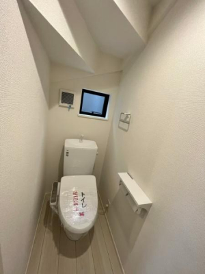 �g�C�� ���݋��Z���̂��߁A�����ʐ^�͐V�z���̂��̂��f�ڂ��Ă���܂��B�i������n���E����D��ƂȂ�܂��j