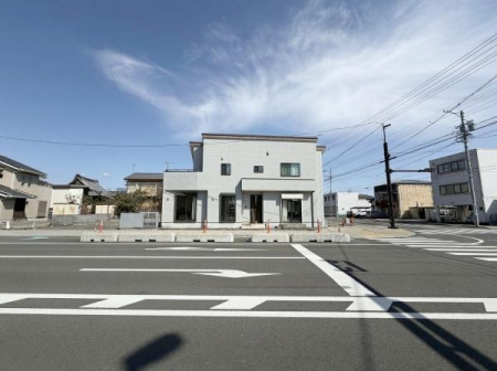 �O�ʓ��H�܂ތ��n�ʐ^ �k�����E�������猩�����n�̗l�q