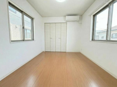 �m�� �V���v���ȓ����̂������́A�Ƒ��\���⃉�C�t�X�^�C���ɍ��킹�ėl�X�ȗp�r�ł��g�����������܂��B
���f�ڎʐ^��AI���H�ɂ��Ƌ�E�����p�i�����������Ă��܂��B
