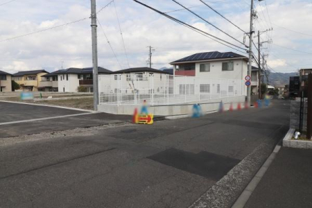 �O�ʓ��H�܂ތ��n�ʐ^ -