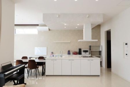 ���r���O �A�C�����h�L�b�`���t���ŁA�z�V��Еt�������₷�������ɔz������Ă��܂��B