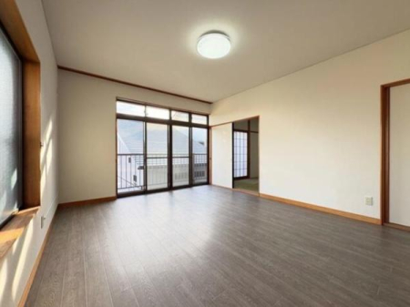 �m�� 2�ʍ̌��Ŗ��邢2�K�̗m���B�t���[�����O�Ȃ̂ŁA���|�������₷���ł���
�o���R�j�[����g���Ȍ����������݂܂��B