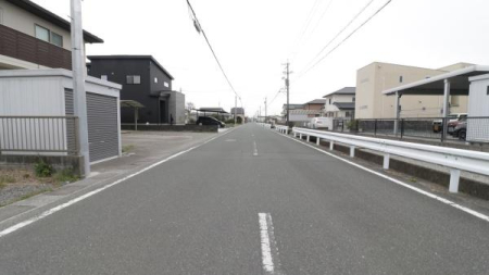 �O�ʓ��H�܂ތ��n�ʐ^ �O�ʓ��H