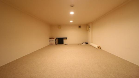 ���r���O -