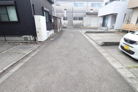 �O�ʓ��H�܂ތ��n�ʐ^ -