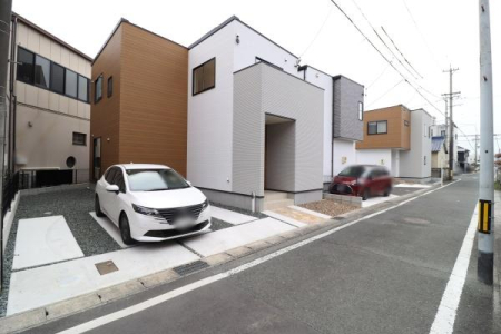 �O�ʓ��H�܂ތ��n�ʐ^ -