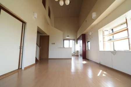 ���r���O -