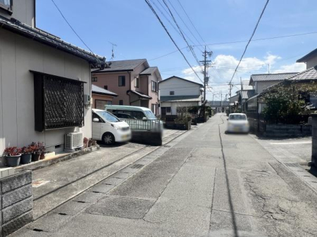 �O�ʓ��H�܂ތ��n�ʐ^ �O�ʓ��H�͍L���̂Œ��Ԃ����₷���ł���