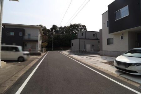 �O�ʓ��H�܂ތ��n�ʐ^ -