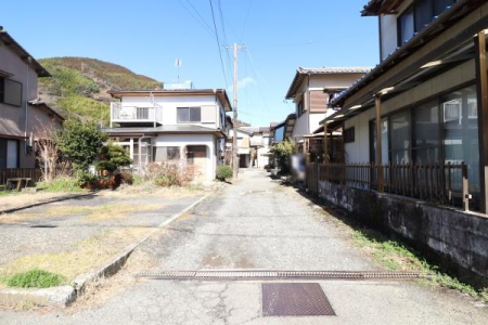 �O�ʓ��H�܂ތ��n�ʐ^ -