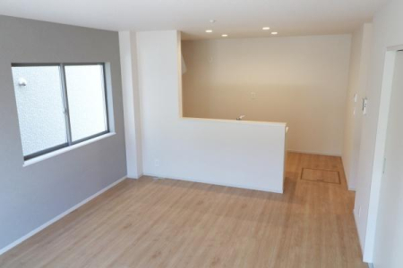 ���r���O -