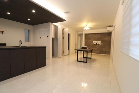 ���r���O -