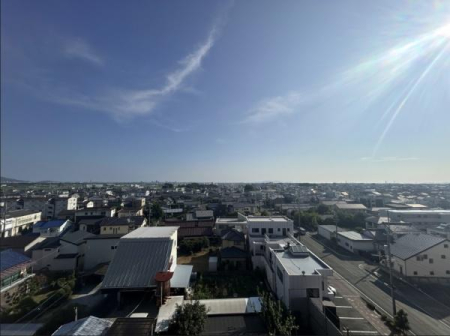 �Z�˂���̒��]�ʐ^ �o���R�j�[����̒���