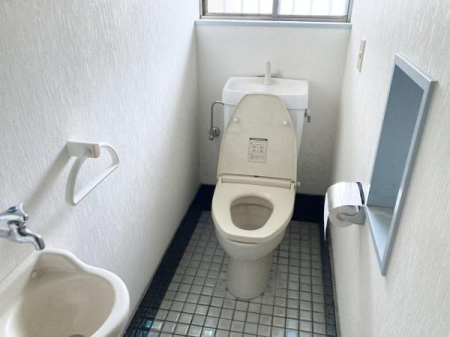 �g�C�� 1�K�̃g�C���̗l�q