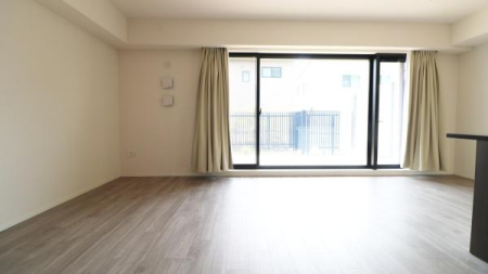 ���r���O ���r���O