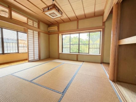 �a�� �QF�a���A��Ƃ肪����A������̕����ʂ蔲���鋏�S�n�̗ǂ��a���ł���
��AI���H�ɂĎc�u���̈ꕔ���������Ă��܂��B