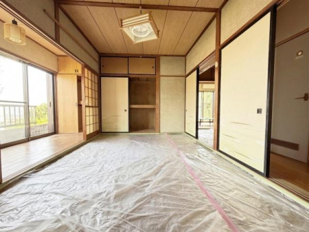 �a�� �PF�k��6���a���A�����t���ł��B�אڂ���L���ɂ����[�X�y�[�X������܂��B
��AI���H�ɂĎc�u���̈ꕔ���������Ă��܂��B