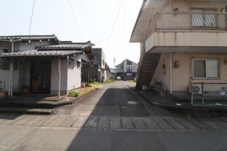 �O�ʓ��H�܂ތ��n�ʐ^ -