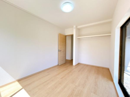 �m�� ��6.5���B��ʍ̌��̖��邢�m���ł��B���A�ǁA�V��̃��t�H�[�����s���܂����I
���C�ɓ���̃C���e���A�Ɉ͂܂�Ȃ���A�������ƃv���C�x�[�g�Ȏ��Ԃ����y���݂��������܂��B