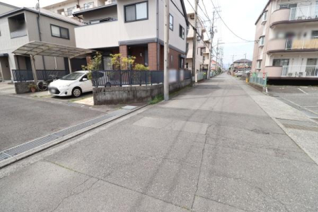 �O�ʓ��H�܂ތ��n�ʐ^ -