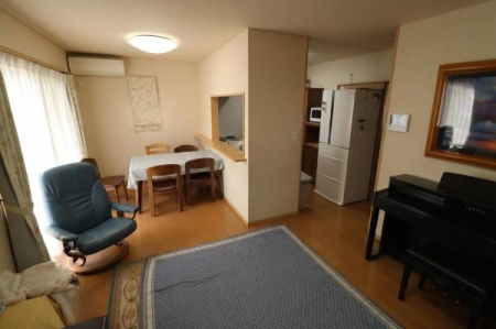 ���r���O -