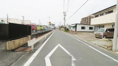 �O�ʓ��H�܂ތ��n�ʐ^ -