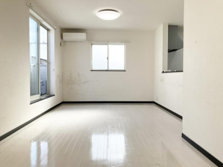 ���r���O �yLDK�z�J���������Ղ�I�̌���ʕ����m�ۂł��A���S�n�̗ǂ���Ԃɂ��Ă���܂��I