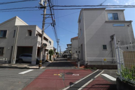 �O�ʓ��H�܂ތ��n�ʐ^ �O�ʓ��H�̕����͖�4.0���ł��B