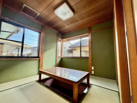 ���r���O -