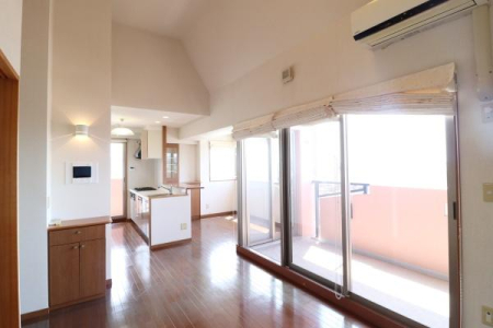 ���r���O -